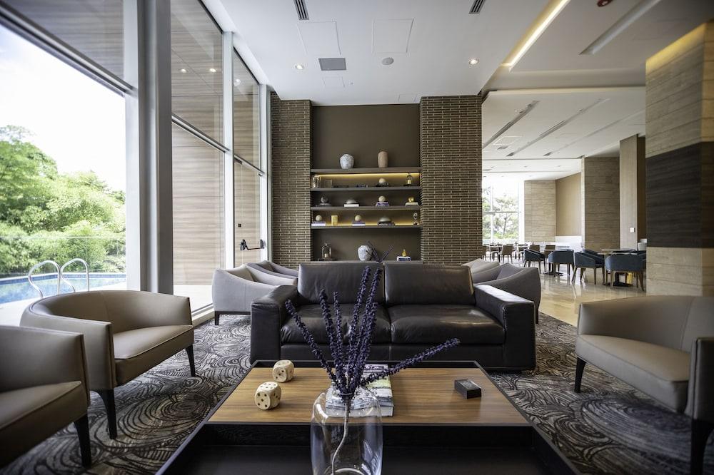מדיין Estelar La Torre Suites מראה חיצוני תמונה