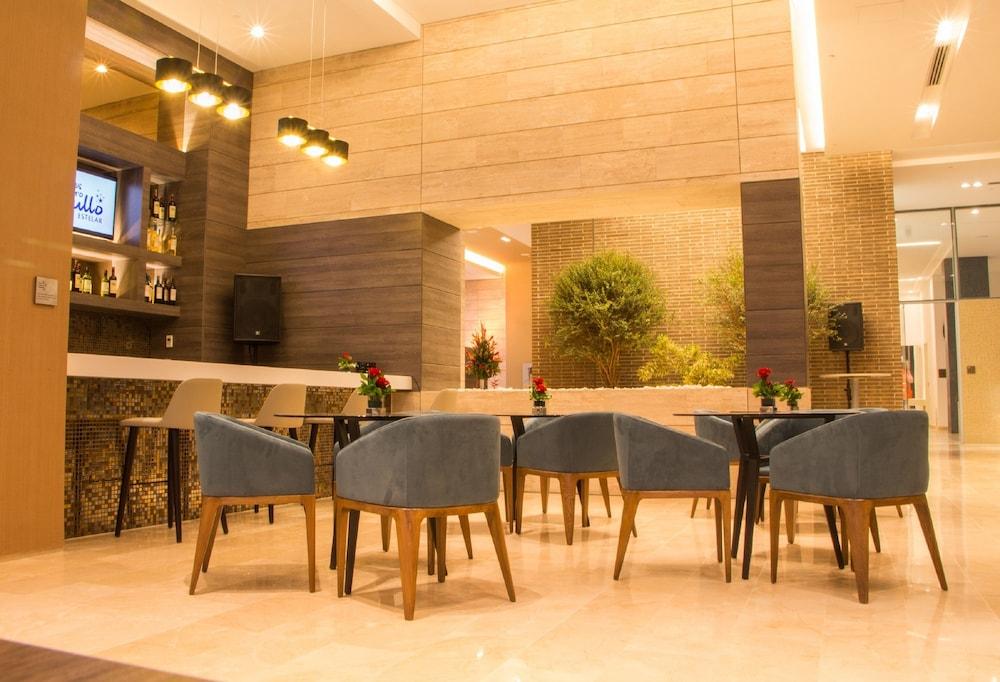 מדיין Estelar La Torre Suites מראה חיצוני תמונה