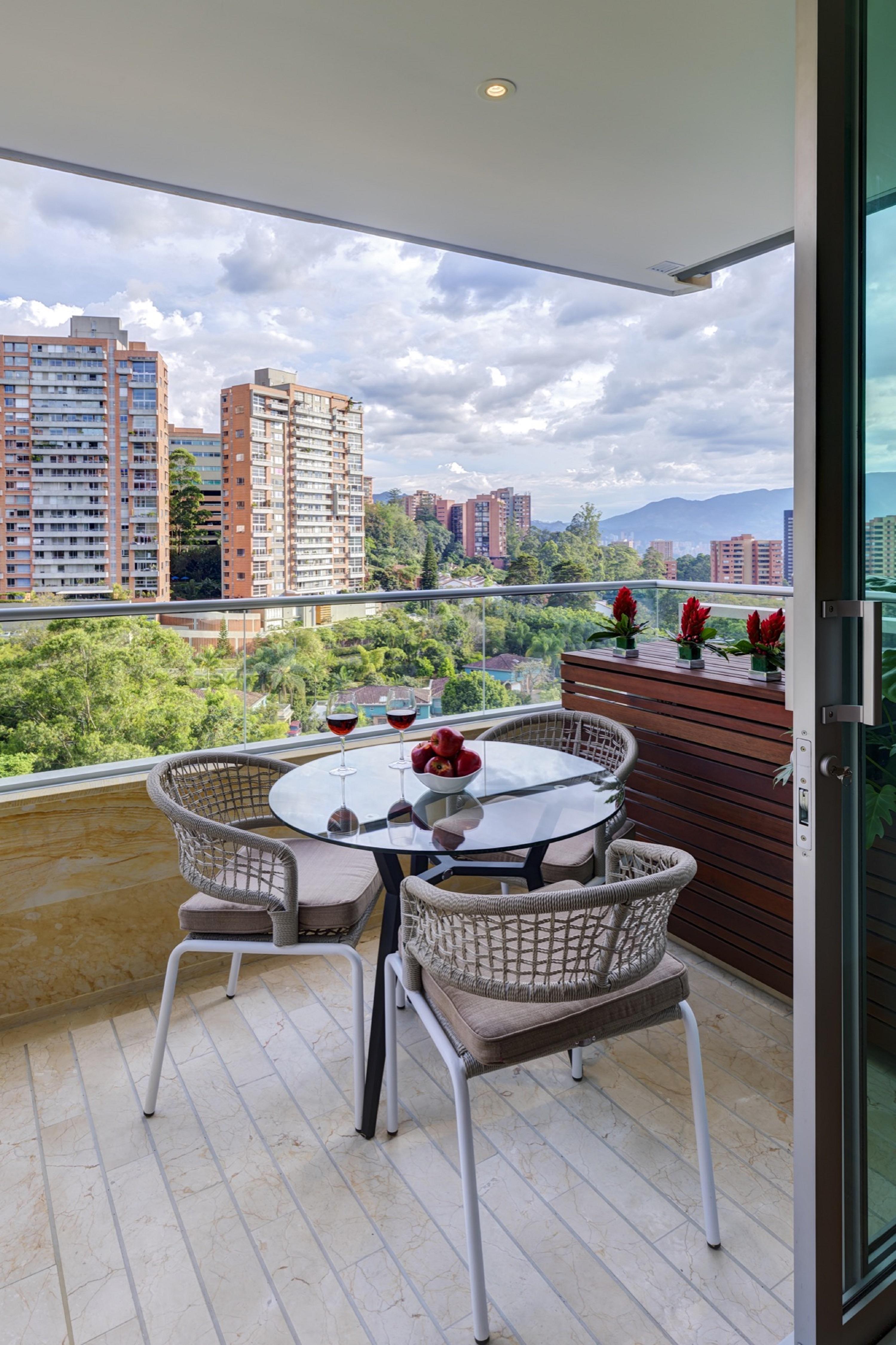 מדיין Estelar La Torre Suites מראה חיצוני תמונה