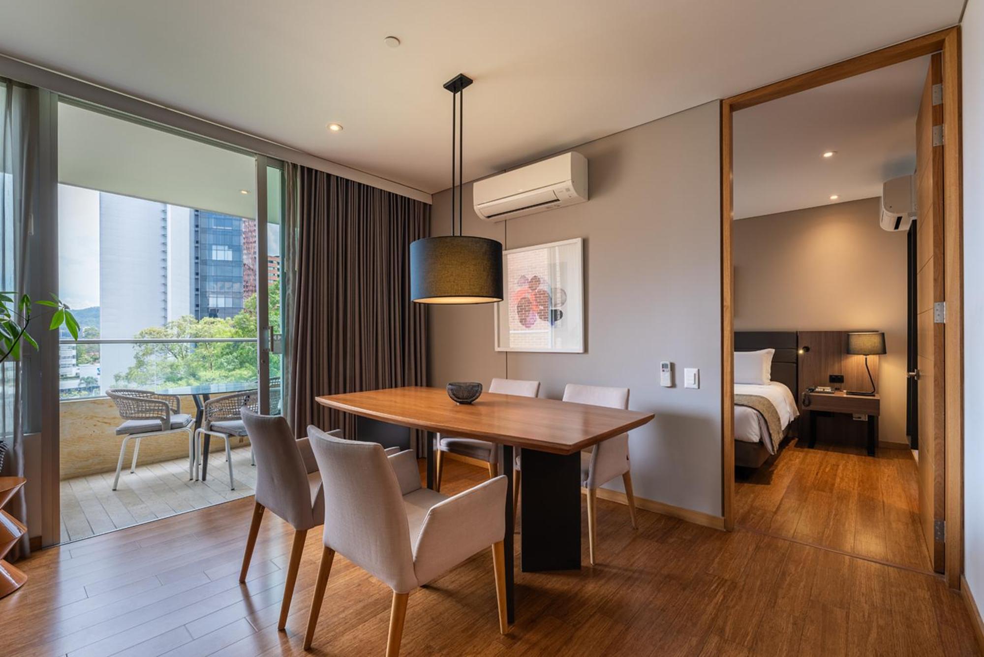 מדיין Estelar La Torre Suites מראה חיצוני תמונה