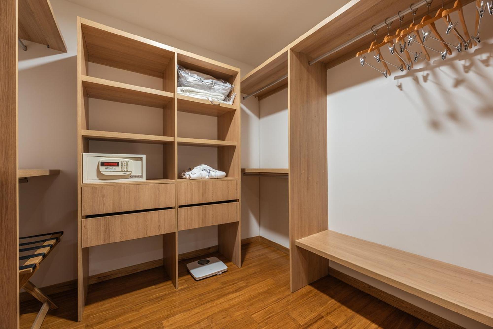 מדיין Estelar La Torre Suites מראה חיצוני תמונה