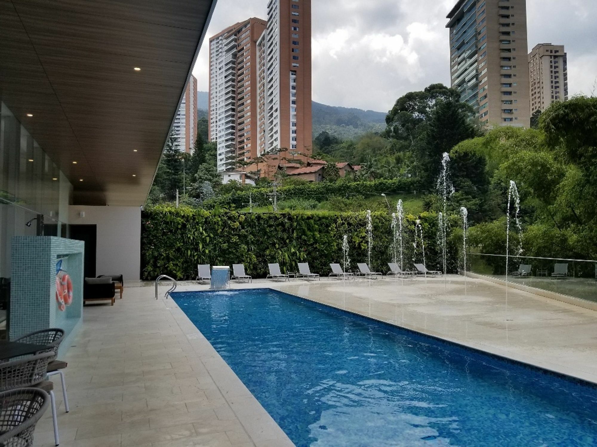 מדיין Estelar La Torre Suites מראה חיצוני תמונה